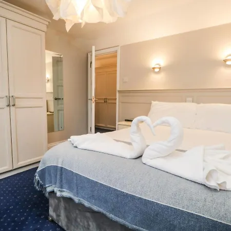 Rothay 17 アパート *